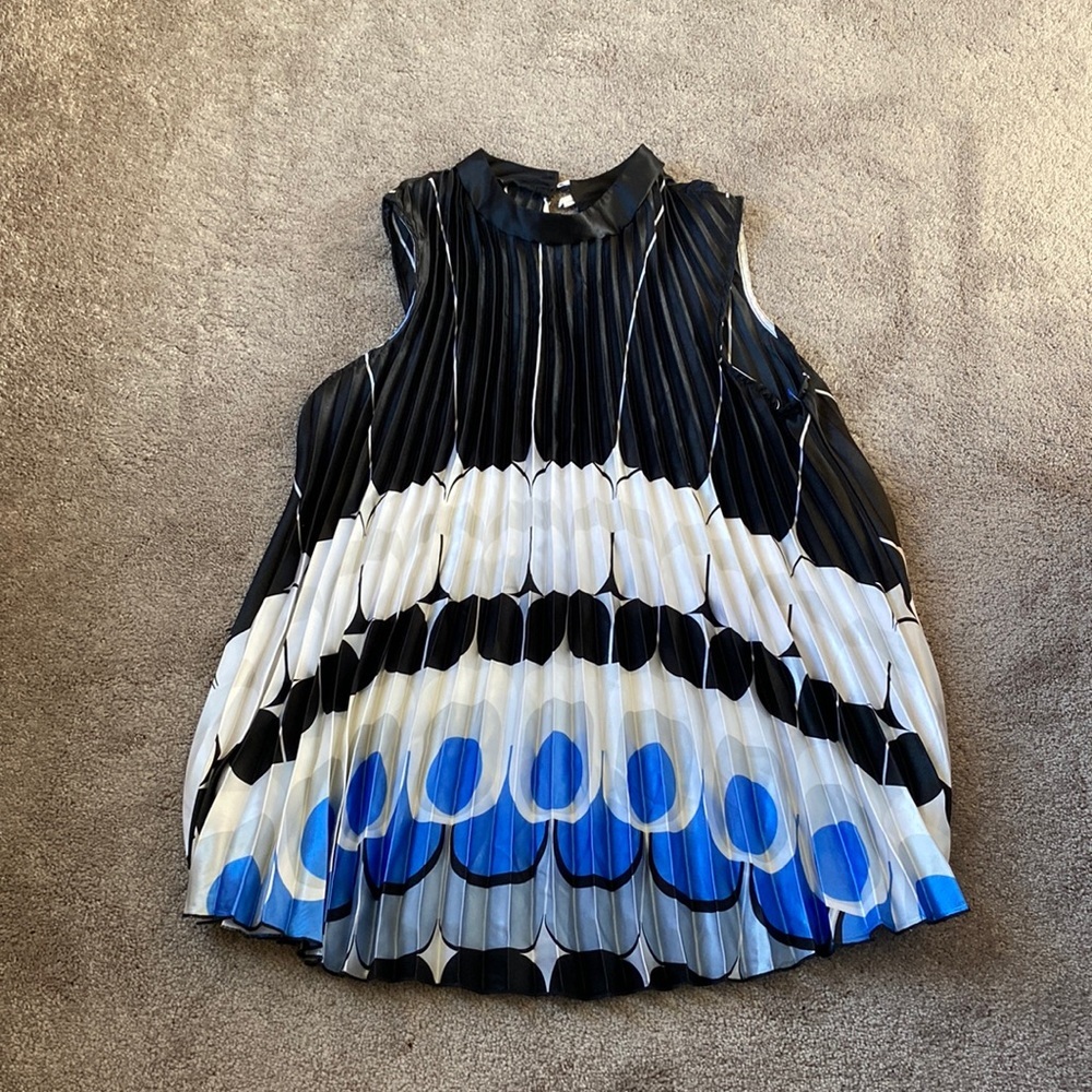 Lane Bryant Pleated Satin Sleeveless High Neck Abstract Flowy Top SIZE 22/24